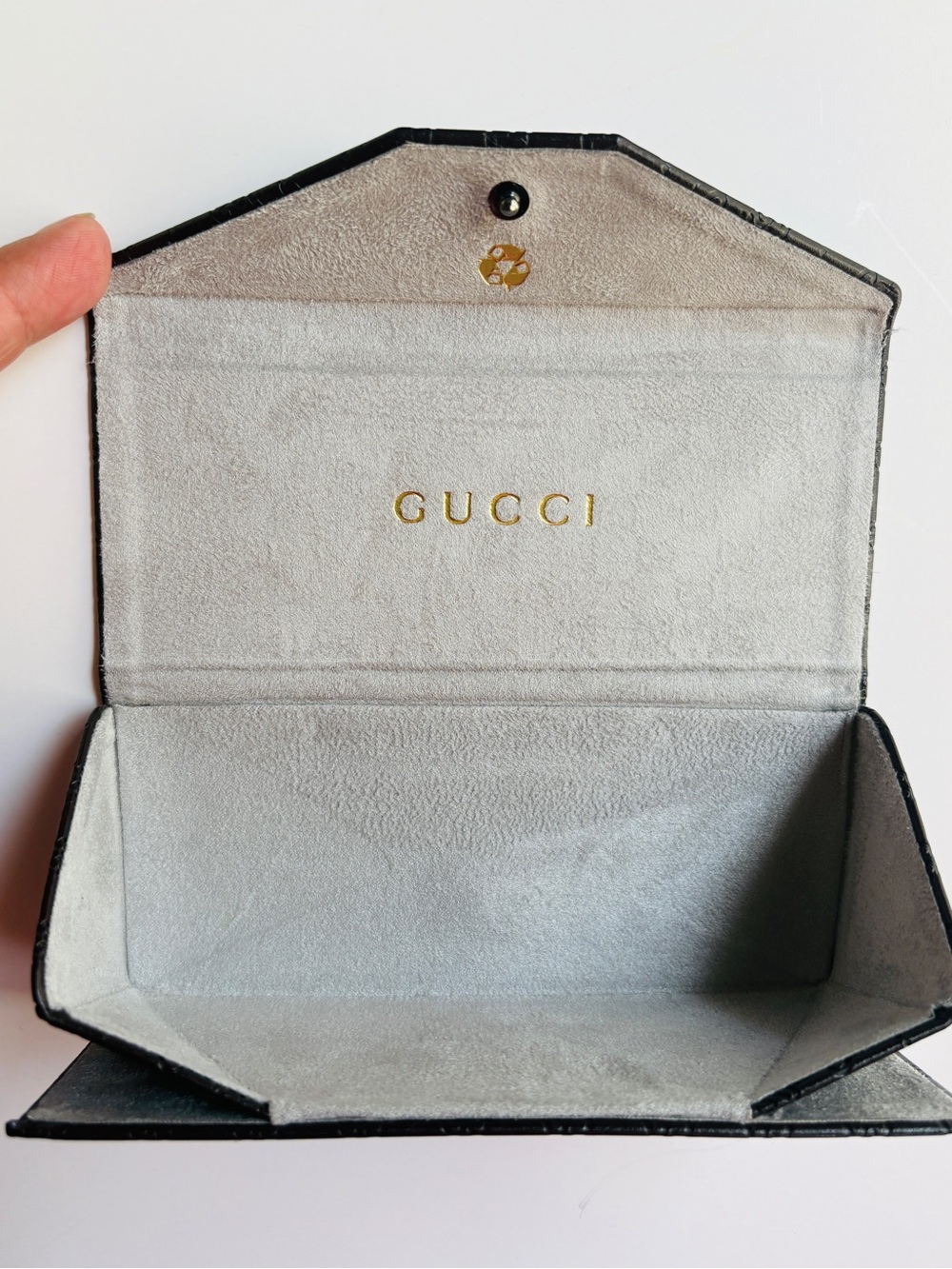 Gucci Men's Black Exterior Sunglass Case with Light Gray Suede Interior